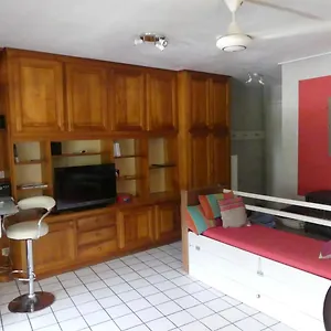 Un Pied-a-terre Au Centre De Papeete Apartment
