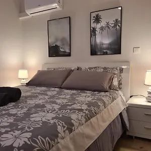 Ninirei Apartment